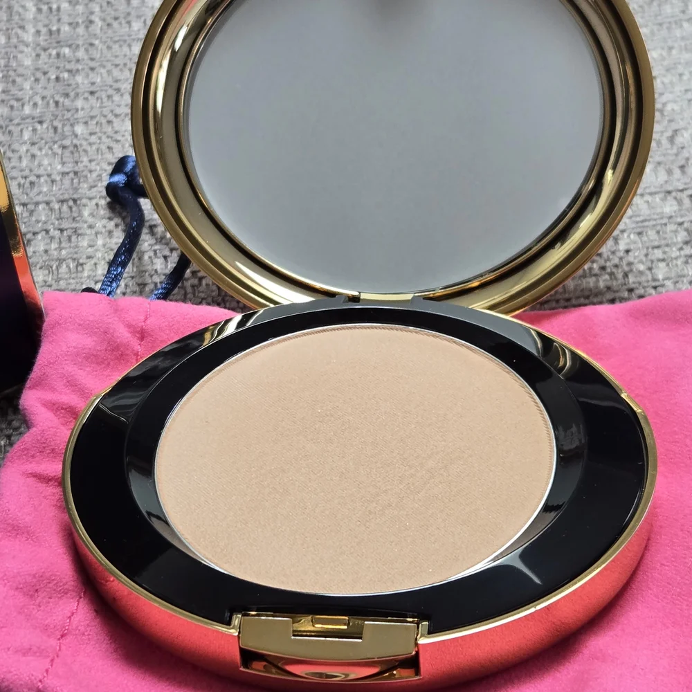 Relevant‎ Soft Focus Powder Foundation Inspire 24 New In Box Never Used